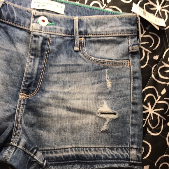 Abercrombie Kids Jean cutoff Shorts Size 13/14 - Picture 3 of 11
